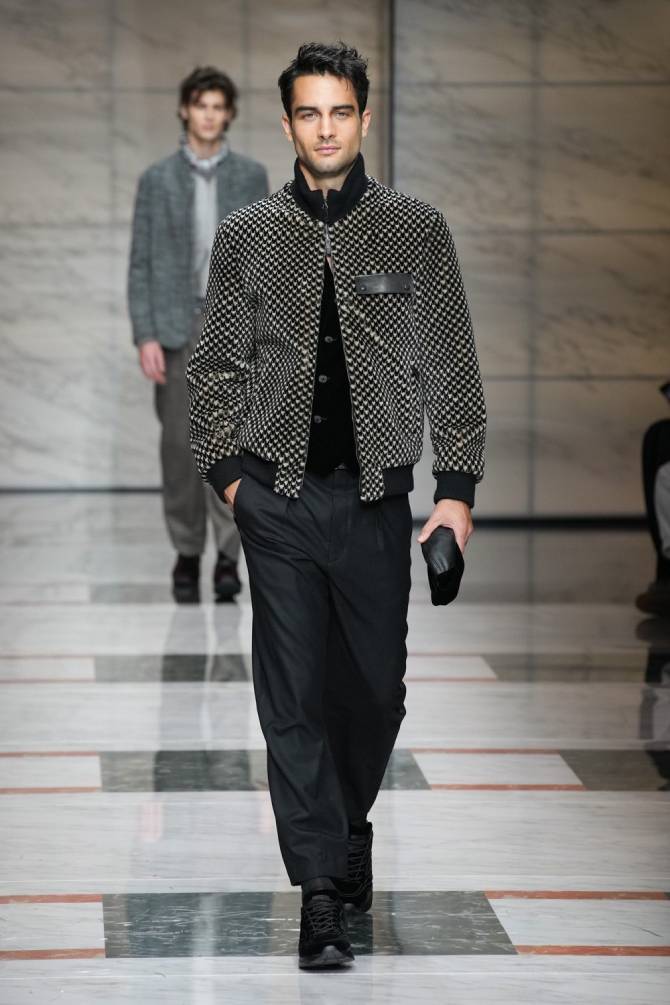 Неделя мужской моды в Милане: самые крутые образы с показов коллекций осень-зима 2023/2024 17