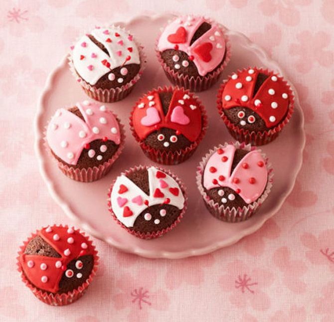 So dekorieren Sie Cupcakes schön zum Valentinstag 35
