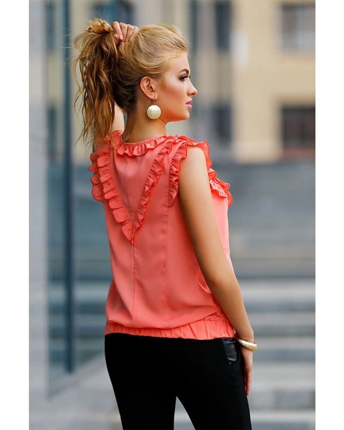 Elongated blouses: fashion models of 2023 15