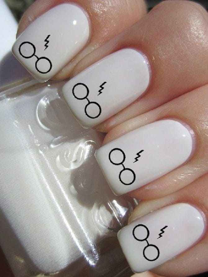Harry Potter style manicure: beautiful and bright nail design 2