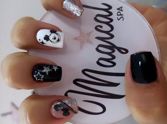 Mickey Mouse Manicure: Stylish Nail Design Options 18