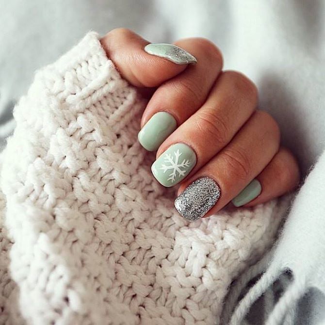 A sage manicure to freshen up your look in 2023 1