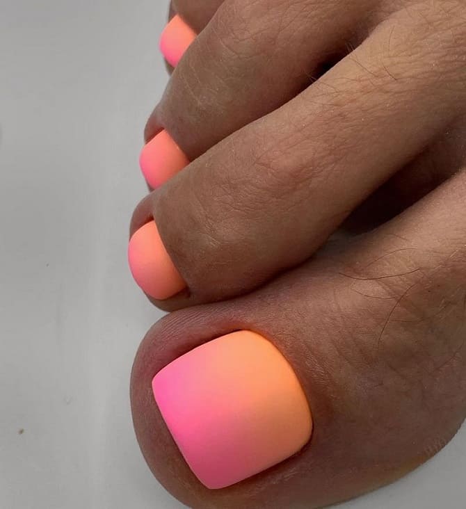 What will be the fashionable pedicure in 2023: the main trends 14