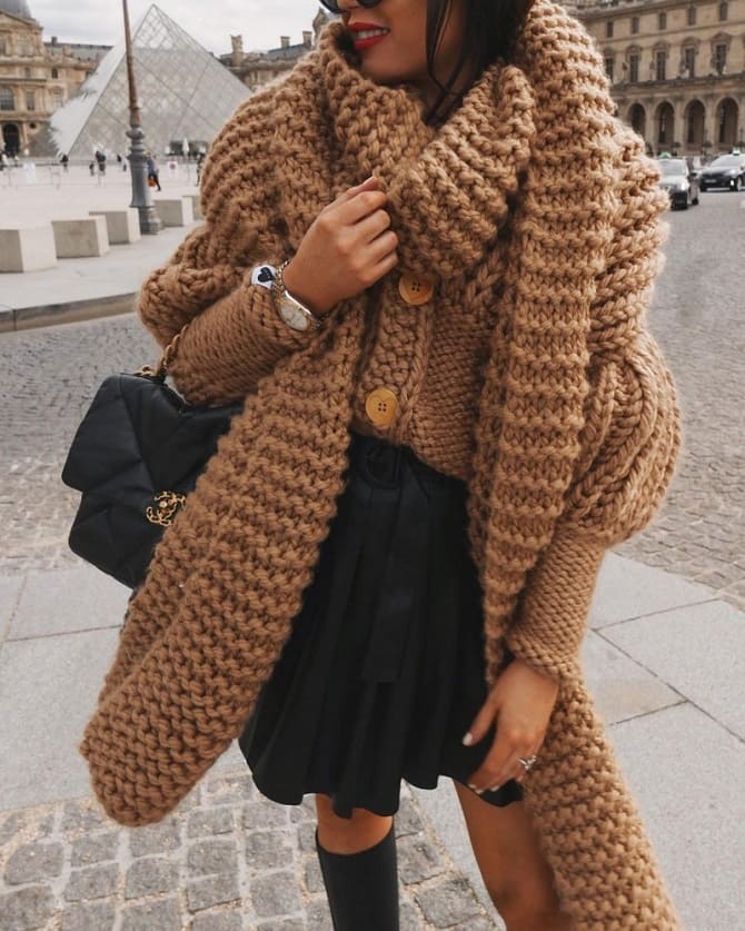 Fashion scarves winter-spring 2023: trendy models 7