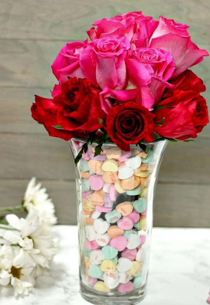 How to decorate a house for Valentine’s Day: simple decor ideas 29