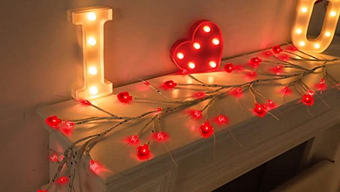 Wie man ein Haus zum Valentinstag dekoriert: einfache Deko-Ideen 5
