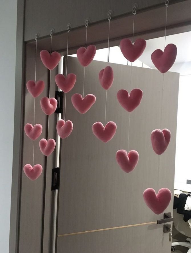 Wie man ein Haus zum Valentinstag dekoriert: einfache Deko-Ideen 17