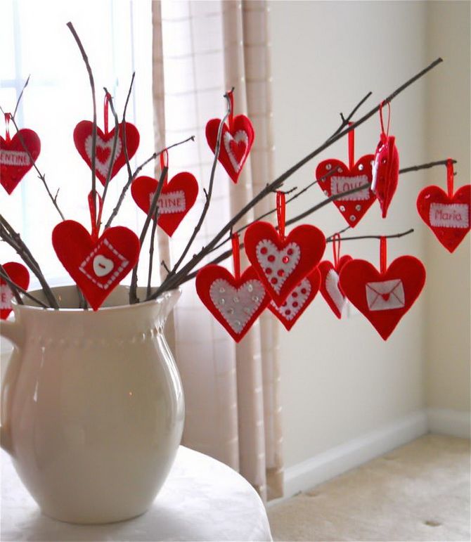 How to decorate a house for Valentine’s Day: simple decor ideas 25