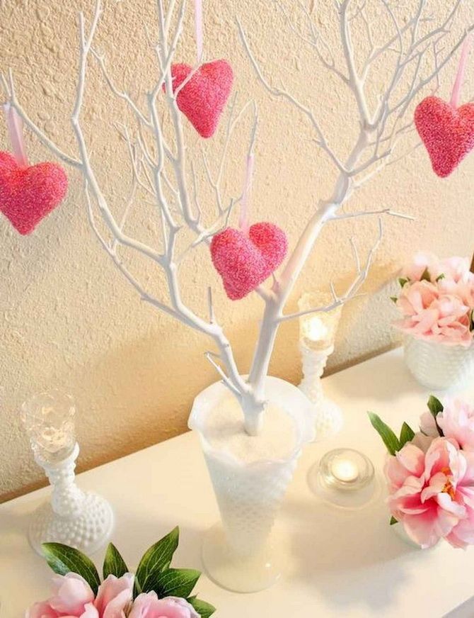 Wie man ein Haus zum Valentinstag dekoriert: einfache Deko-Ideen 23
