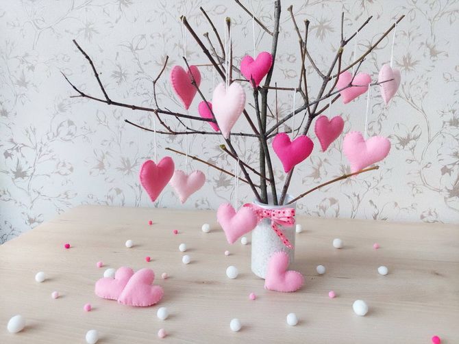 How to decorate a house for Valentine’s Day: simple decor ideas 21