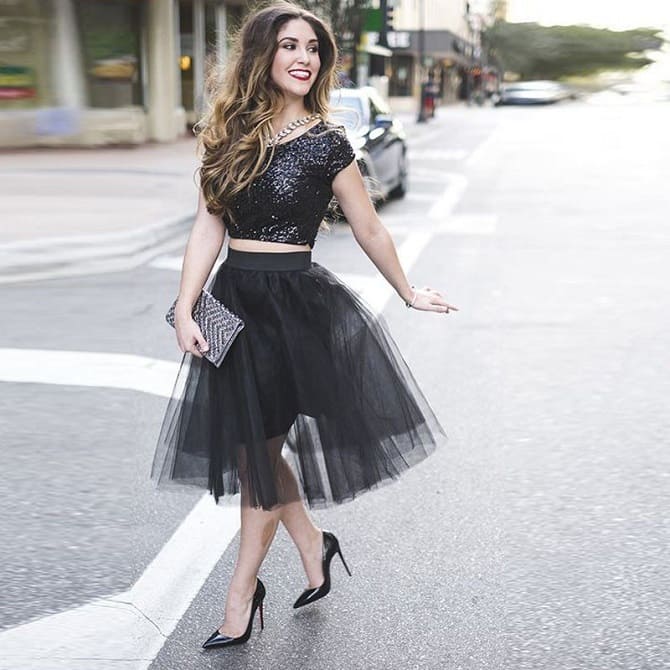 Fashionable black skirt: how to wear in 2023 and what to combine with? 9