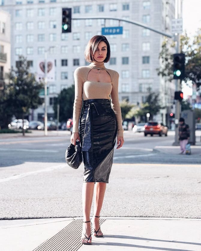 Fashionable black skirt: how to wear in 2023 and what to combine with? 1