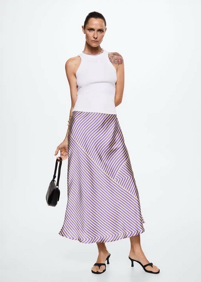 Satin midi skirt: an elegant item for all occasions 16