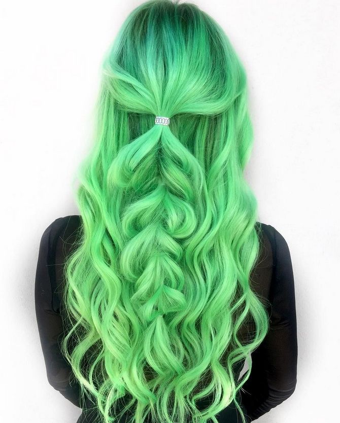 40 идей окрашивания волос в зеленый цвет: как подобрать удачный оттенок 18