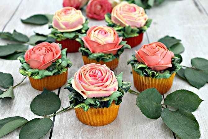 So dekorieren Sie Cupcakes am 8. März: Optionen zum Dekorieren von Leckereien 2