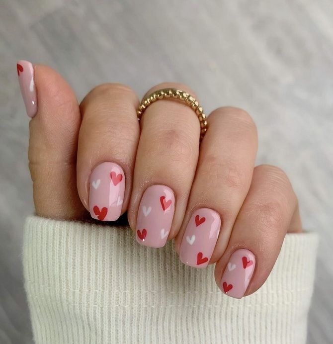 Romantic manicure with hearts for Valentine’s Day 2023 9