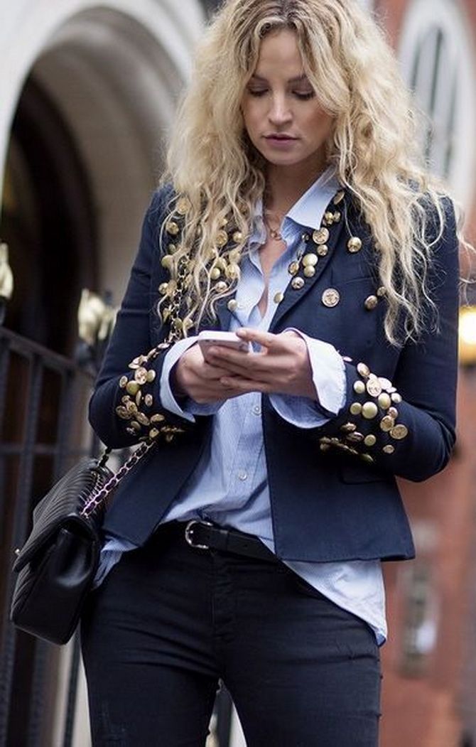 Style-Geheimnisse: Wie man eine Jacke für kleine Frauen trägt 10