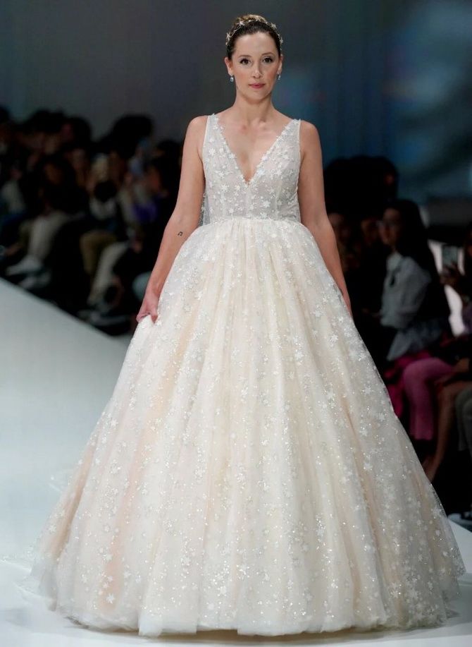 Brautkleidmodelle, die 2023 am beliebtesten sein werden 12