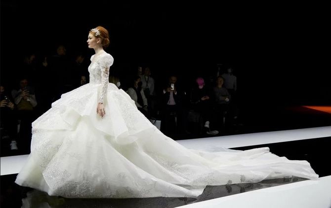 Brautkleidmodelle, die 2023 am beliebtesten sein werden 11