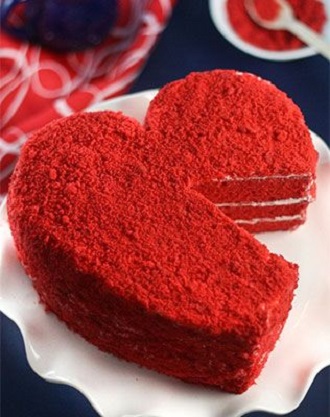 How to decorate a cake for Valentine’s Day: beautiful decoration of sweet gifts 19