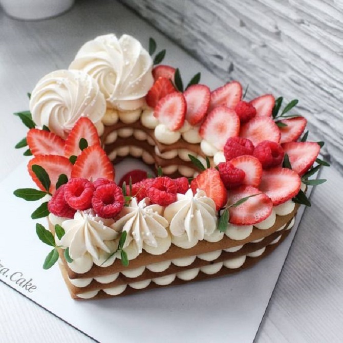 How to decorate a cake for Valentine’s Day: beautiful decoration of sweet gifts 22