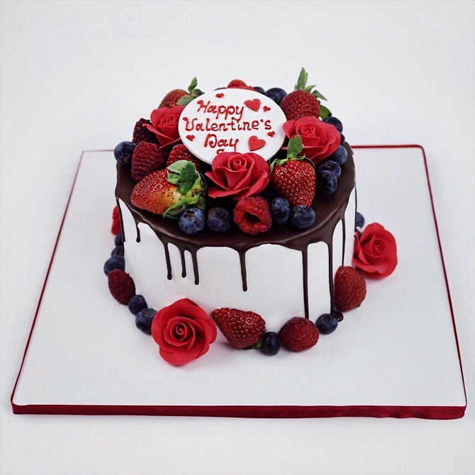 Как украсить торт на День святого Валентина: красивое оформление сладких подарков 6