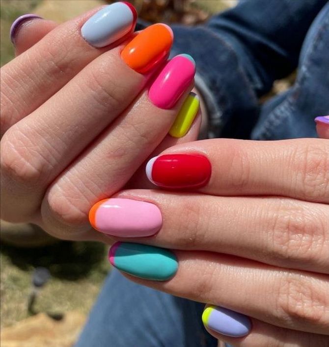 Fashionable manicure for spring 2023: key trends 17
