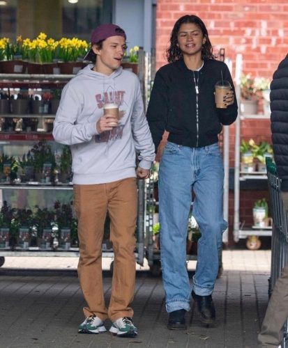 Zendaya and Tom Holland rested with the actor's family