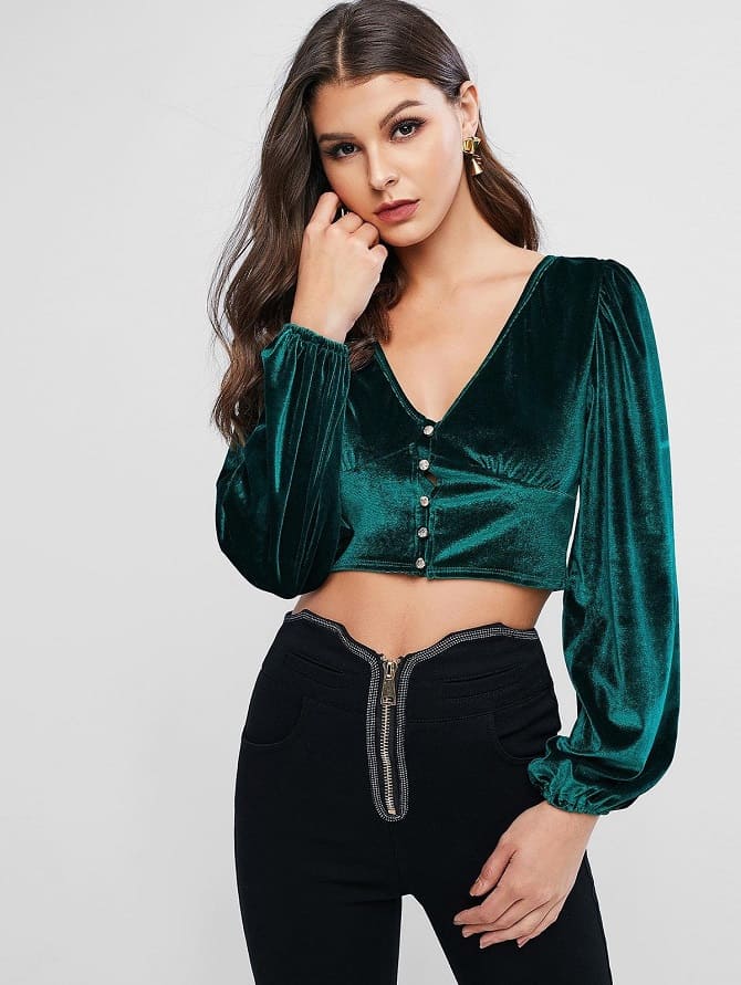 Fashionable velvet blouses 2023: how to wear and what to combine with (+ bonus video) 10