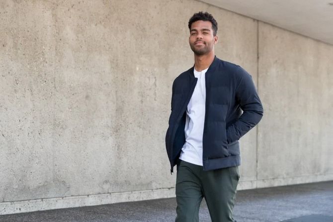 How to wear a bomber jacket for a guy: 4 fashion styles (+ bonus video) 1