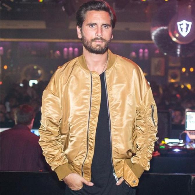 How to wear a bomber jacket for a guy: 4 fashion styles (+ bonus video) 4