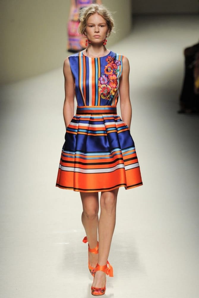 Fashionable striped dresses: the trend of 2023 (+ bonus video) 11