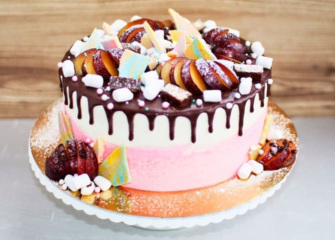 How to decorate a cake for March 8: fresh ideas, photos 13