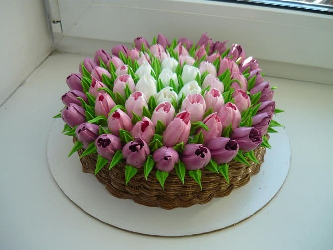 How to decorate a cake for March 8: fresh ideas, photos 1