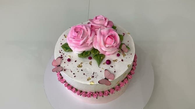 Как украсить торт на День рождения женщине: фото-идеи (+бонус-видео) 1