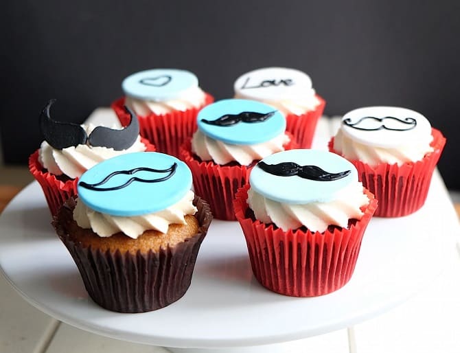 How to decorate cupcakes for your beloved husband: decor options (+ bonus video) 12