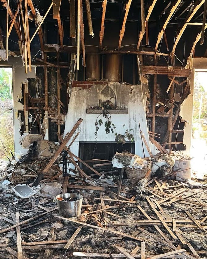 У зірки «Анатомії пристрасті» Катерини Скорсоне згорів будинок: вона сама врятувала дітей 2