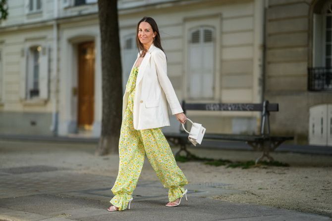 Fashionable jumpsuit for spring 2023: stylish images for the holiday 3