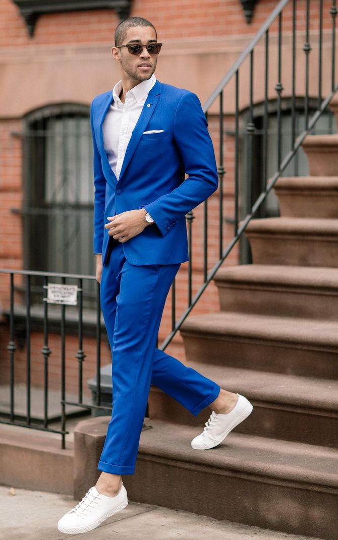 What to wear with a casual men's suit