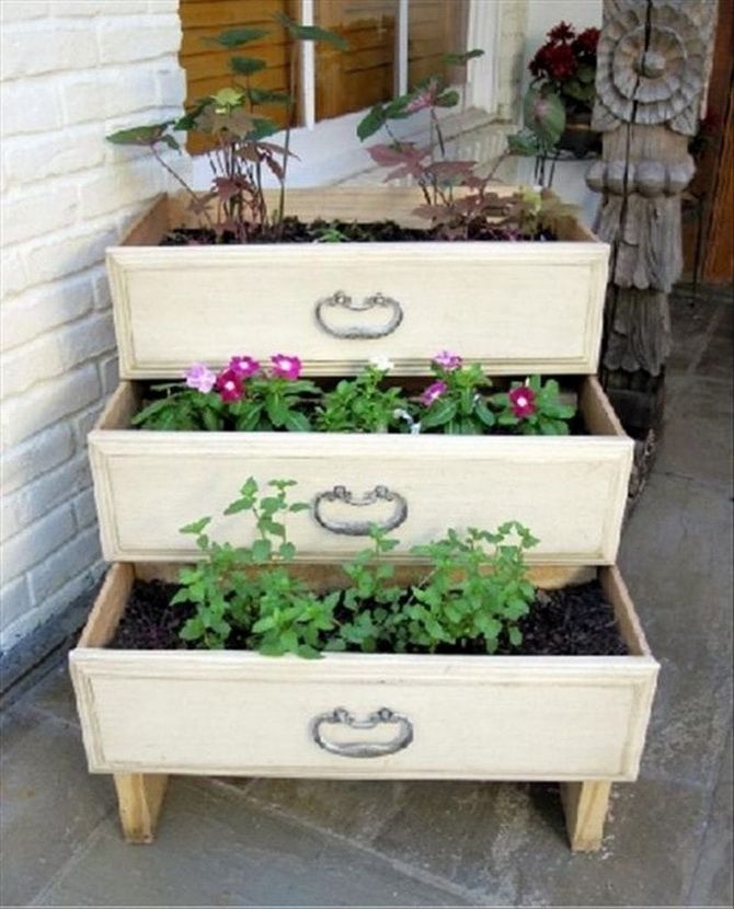 Recycling in gardening: creative flower pots from old things (+ bonus video) 2