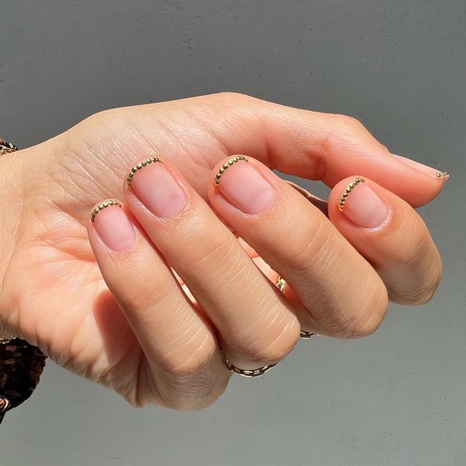 Microfrench 2023 – the trend of minimalism in manicure (+ bonus video) 42