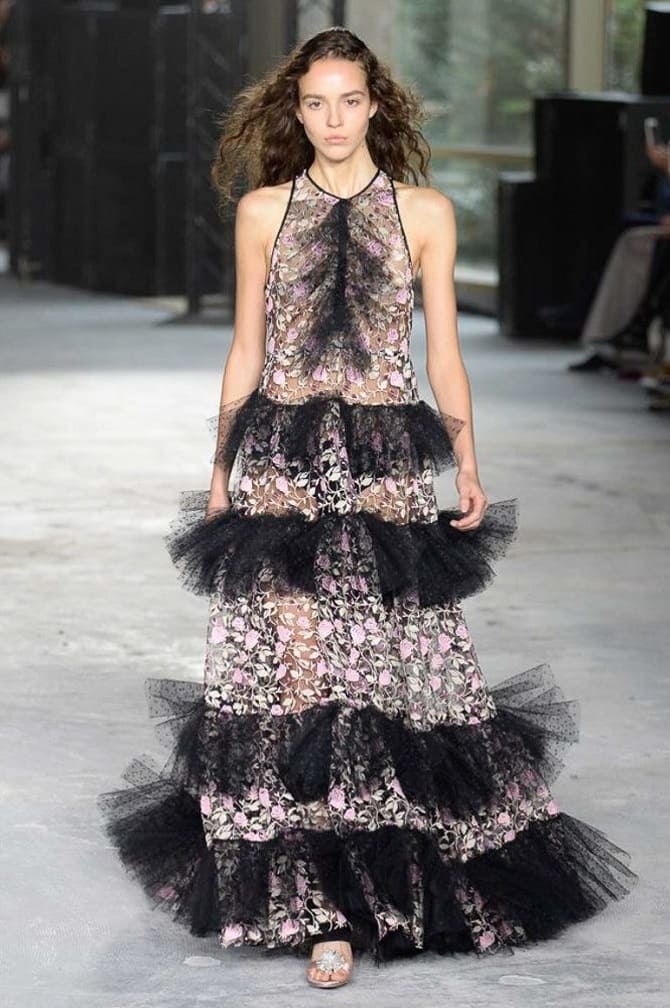 Fashionable dresses with frills for spring-summer 2023 (+ bonus video) 10