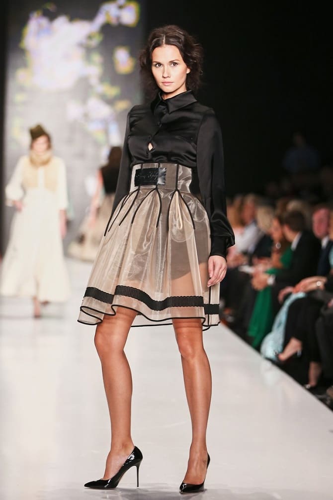 Fashion mini skirts for summer 2023: trendy models (+ bonus video) 3