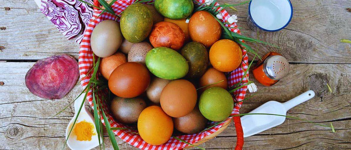 Чем красить пасхальные яйца без химии: 7 натуральных красителей