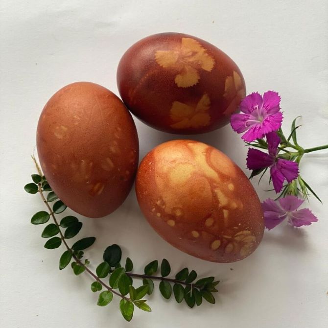 Чем красить пасхальные яйца без химии: 7 натуральных красителей  (+бонус-видео) 5