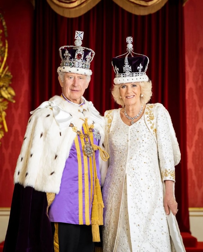 First official portrait of King Charles III unveiled 3