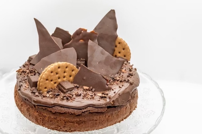 So dekorieren Sie einen Kuchen mit Schokolade: interessante Dekorationsideen 3