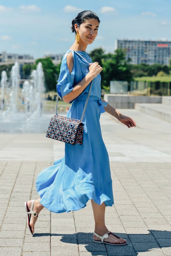 Модні блакитні сукні на літо 2023 року: актуальні фасони 3