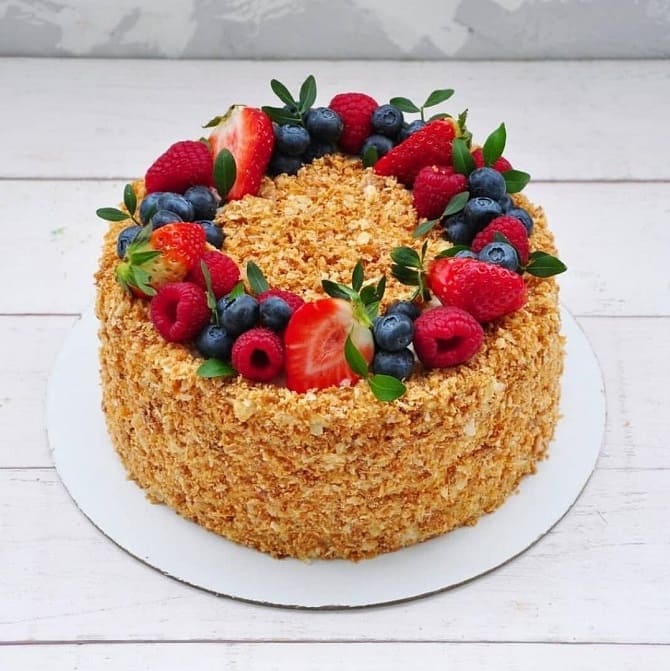 So dekorieren Sie einen Napoleon-Kuchen: Designoptionen für Desserts (+ Bonusvideo) 2
