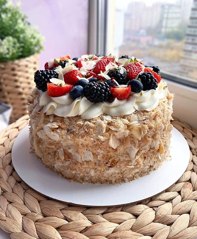 So dekorieren Sie einen Napoleon-Kuchen: Designoptionen für Desserts (+ Bonusvideo) 11